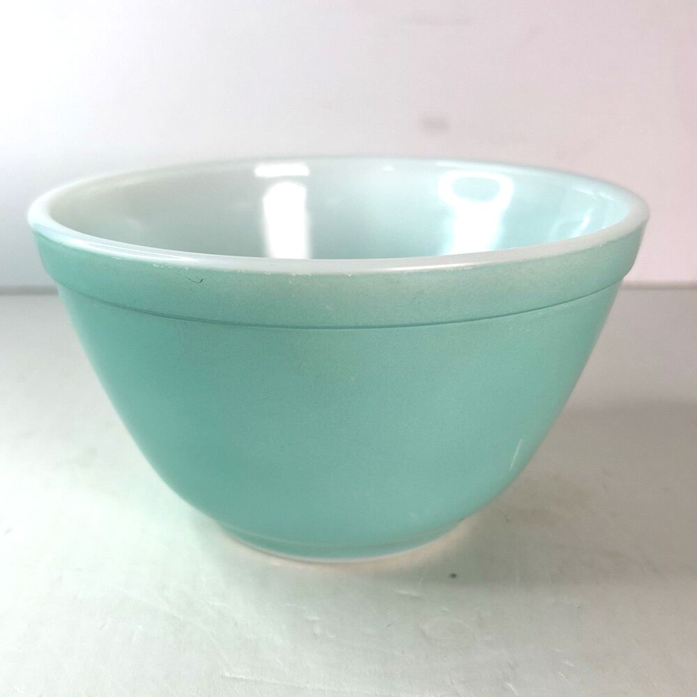 PYREX Vintage 401 1 1/2 PT Turquoise Blue Primary Mixing Bowl 1950s USA
